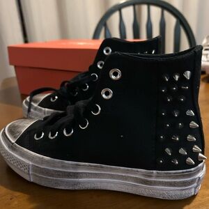 Converse spiked high top size woman’s 5 *New in box*